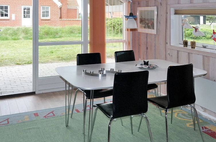 Vakantiehuis "Bryngeir" - 100m from the sea