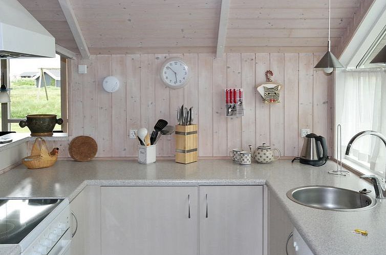 Vakantiehuis "Bryngeir" - 100m from the sea