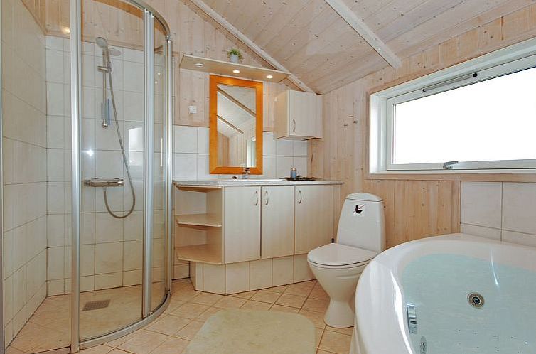 Vakantiehuis "Bryngeir" - 100m from the sea