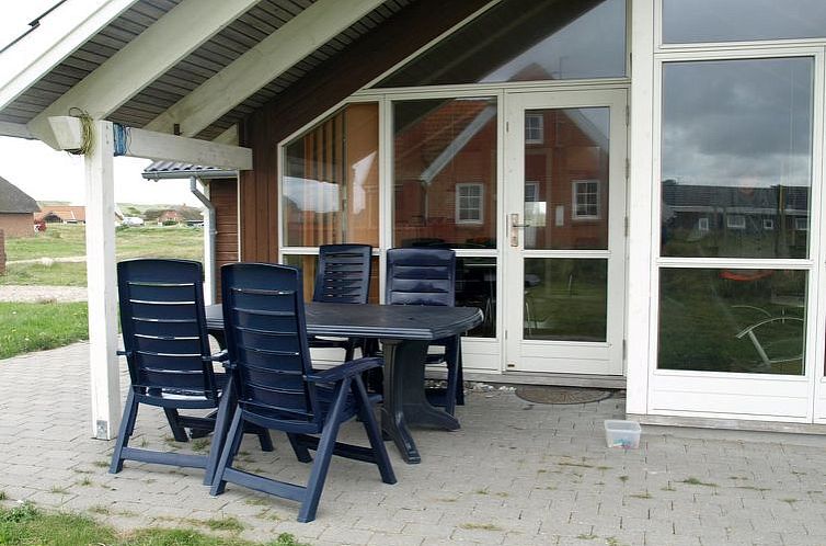 Vakantiehuis "Bryngeir" - 100m from the sea