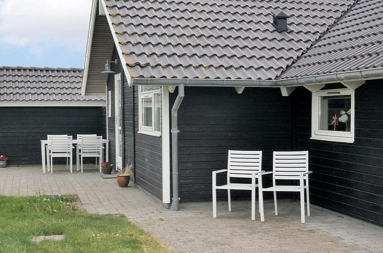 Vakantiehuis "Bryngeir" - 100m from the sea