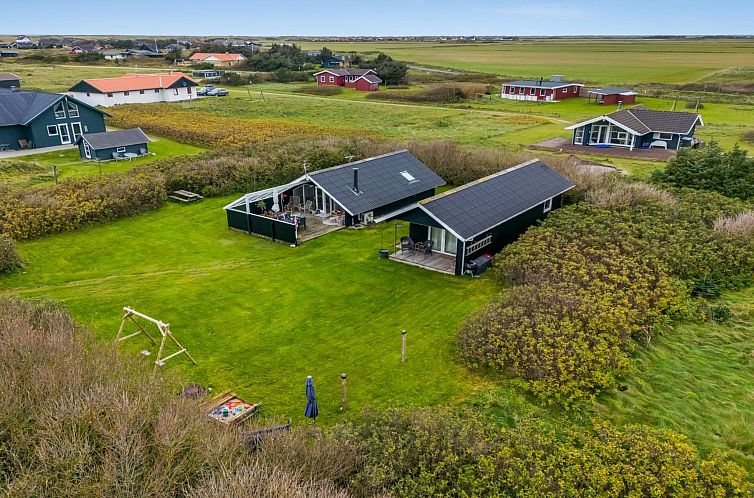 Vakantiehuis "Kamile" - 400m from the sea