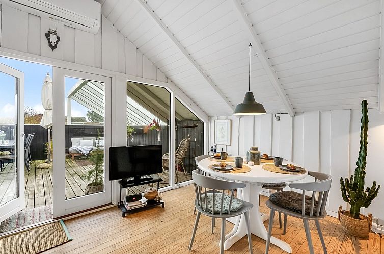 Vakantiehuis "Kamile" - 400m from the sea