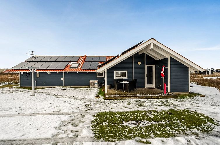 Vakantiehuis "Doris" - 150m from the sea