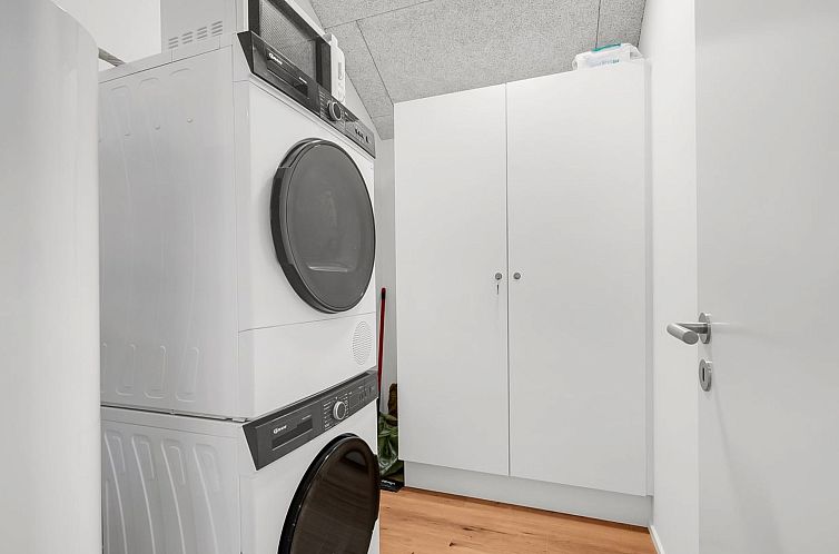 Vakantiehuis "Ivar" - 300m from the sea