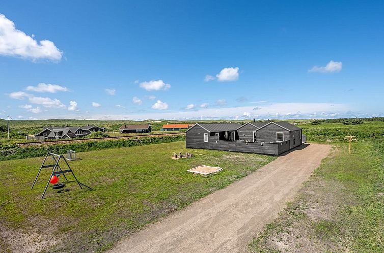 Vakantiehuis "Ivar" - 300m from the sea