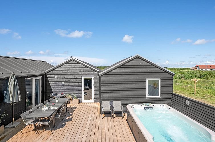 Vakantiehuis "Ivar" - 300m from the sea