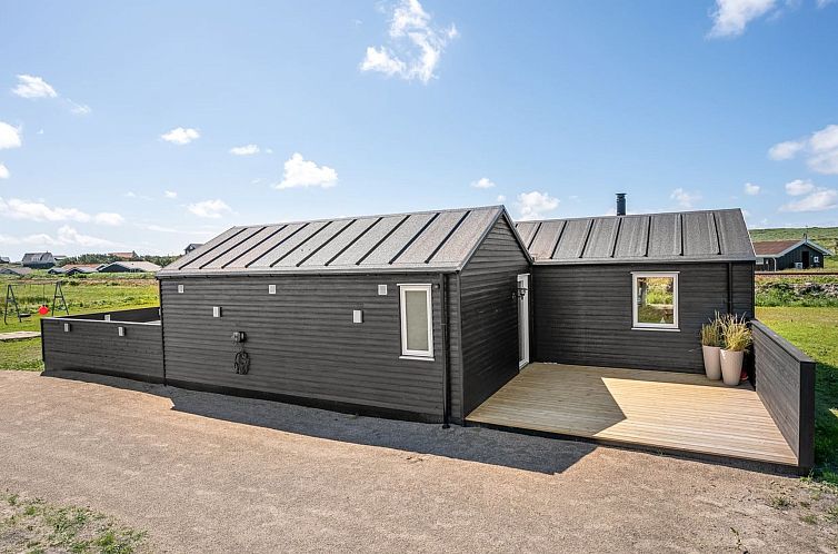 Vakantiehuis "Ivar" - 300m from the sea