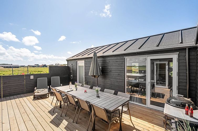 Vakantiehuis "Ivar" - 300m from the sea