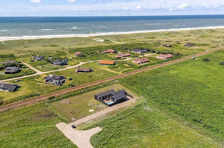 Vakantiehuis "Ivar" - 300m from the sea