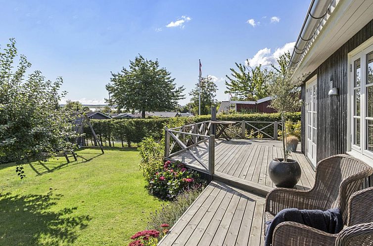 Vakantiehuis "Sinika" - 400m from the sea