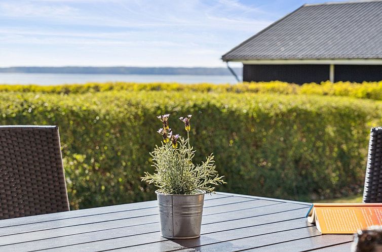 Vakantiehuis "Arnetta" - 150m from the sea