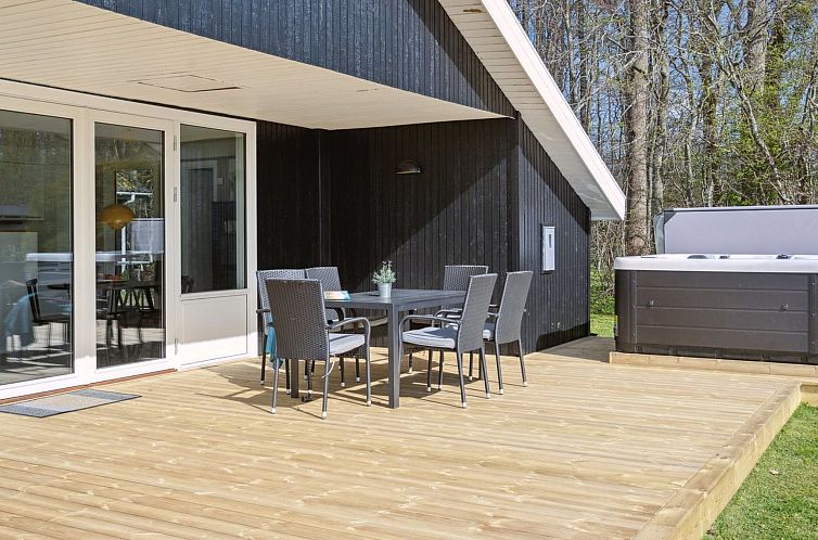 Vakantiehuis "Arnetta" - 150m from the sea