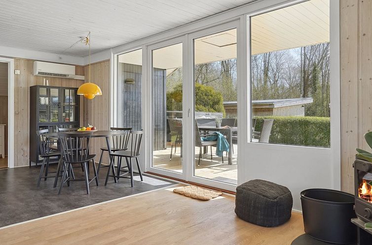 Vakantiehuis "Arnetta" - 150m from the sea