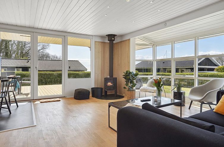 Vakantiehuis "Arnetta" - 150m from the sea