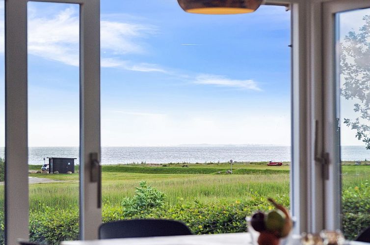 Vakantiehuis "Nora" - 100m from the sea