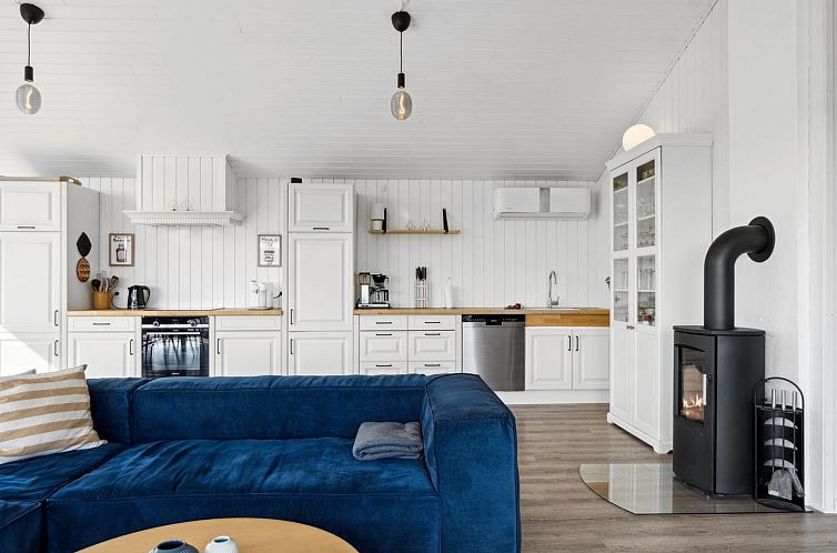 Vakantiehuis "Nora" - 100m from the sea