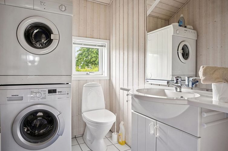 Vakantiehuis "Nora" - 100m from the sea