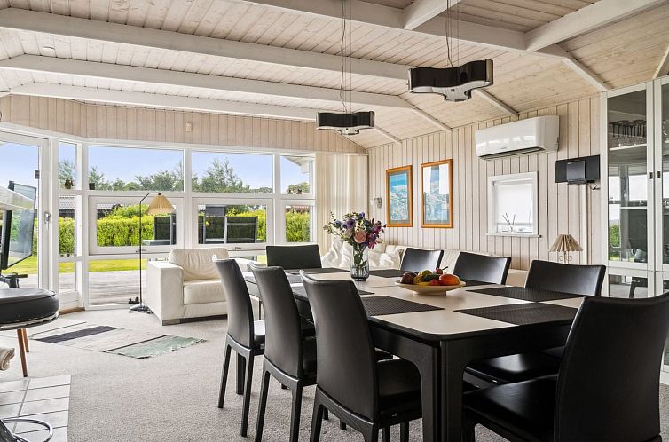 Vakantiehuis "Nora" - 100m from the sea