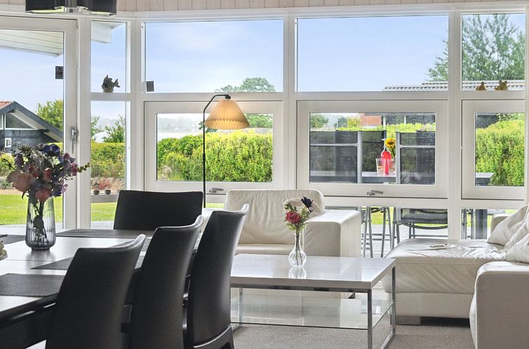 Vakantiehuis "Nora" - 100m from the sea