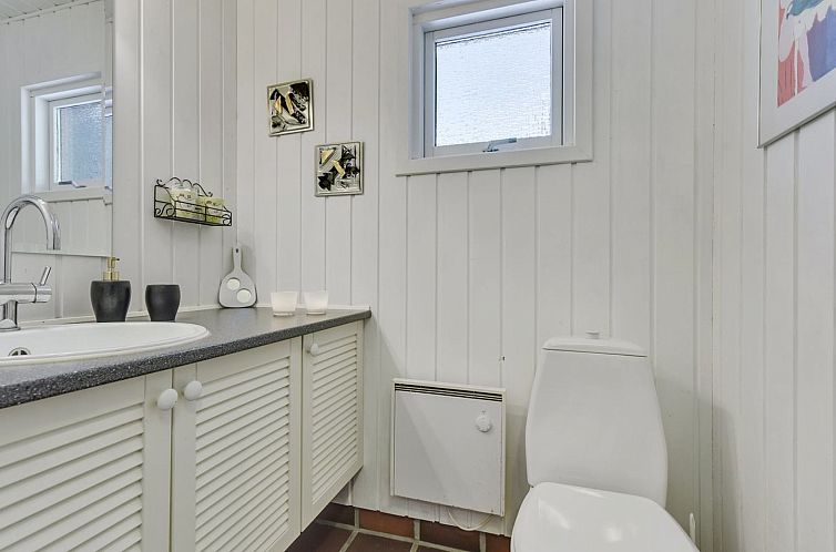 Vakantiehuis "Agnita" - 300m from the sea