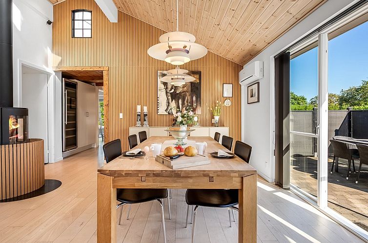 Vakantiehuis "Shania" - 300m from the sea