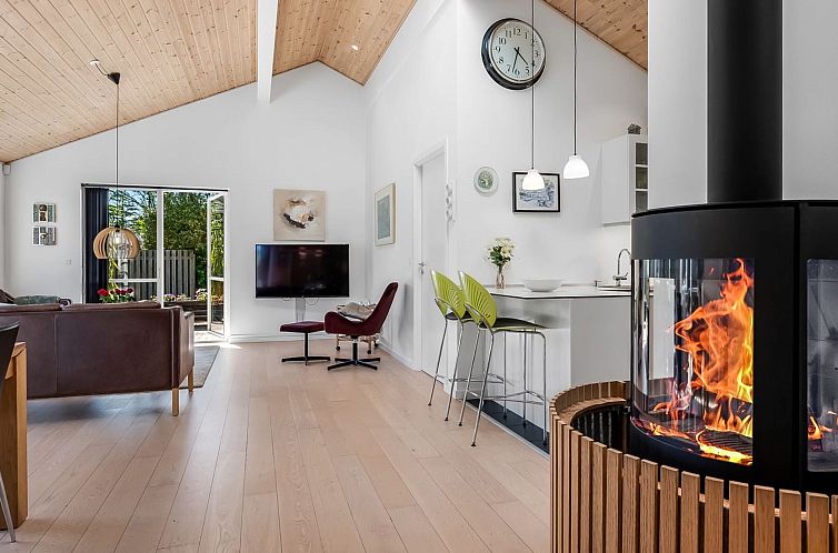 Vakantiehuis "Shania" - 300m from the sea