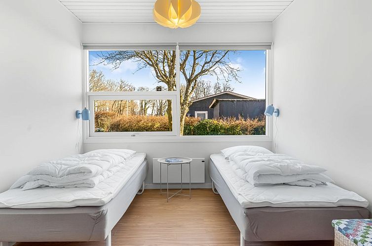 Vakantiehuis "Shania" - 300m from the sea