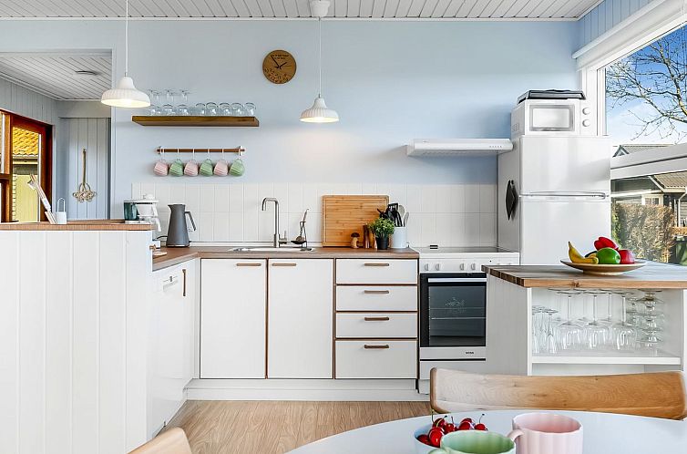 Vakantiehuis "Shania" - 300m from the sea