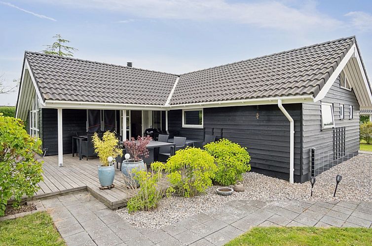 Vakantiehuis "Alpa" - 600m from the sea