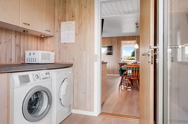 Vakantiehuis "Alpa" - 600m from the sea