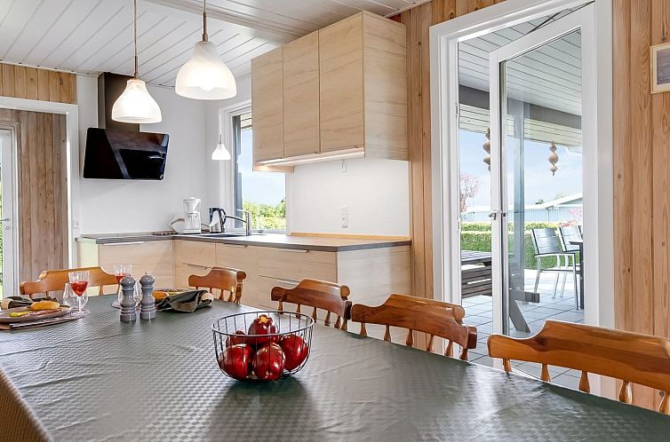 Vakantiehuis "Alpa" - 600m from the sea
