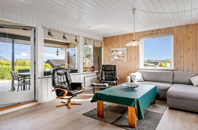 Vakantiehuis "Alpa" - 600m from the sea