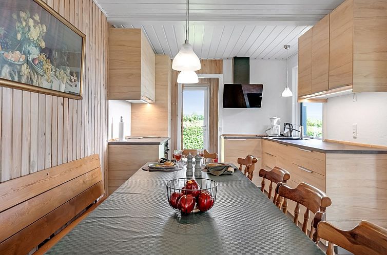 Vakantiehuis "Alpa" - 600m from the sea