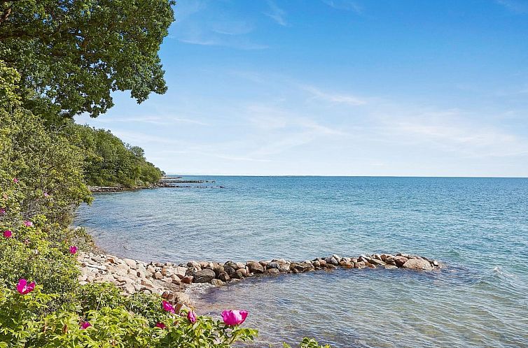 Vakantiehuis "Arnetta" - 150m from the sea