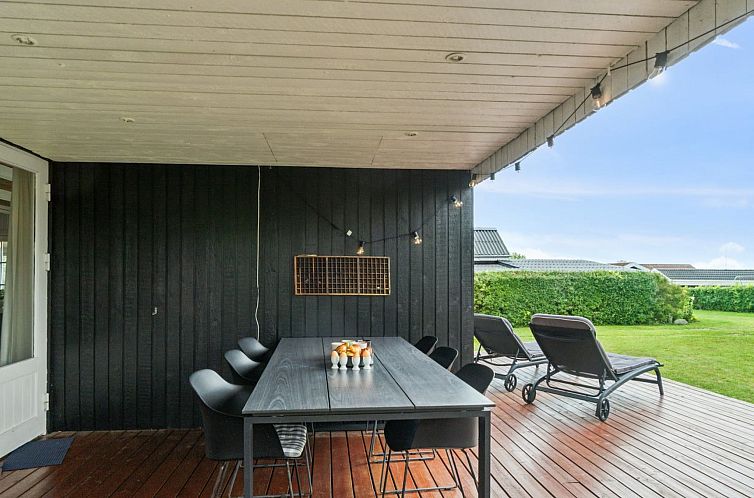 Vakantiehuis "Arnetta" - 150m from the sea