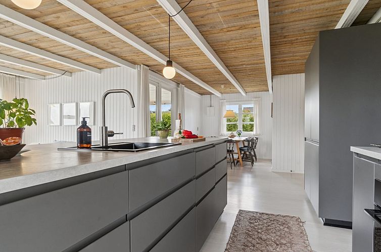 Vakantiehuis "Arnetta" - 150m from the sea