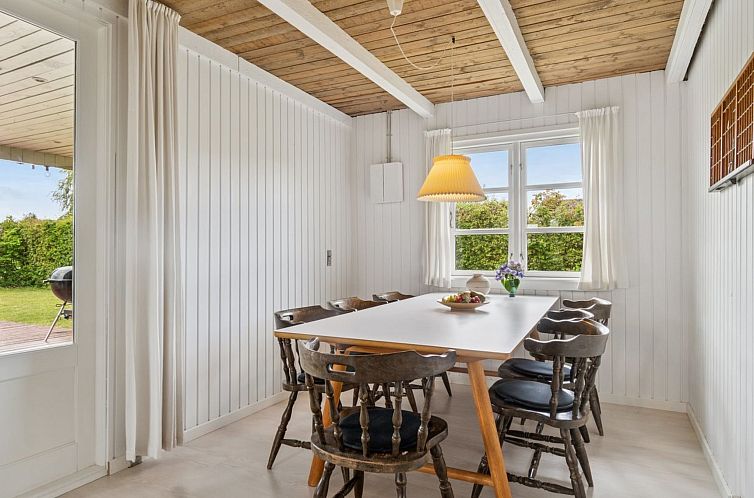 Vakantiehuis "Arnetta" - 150m from the sea