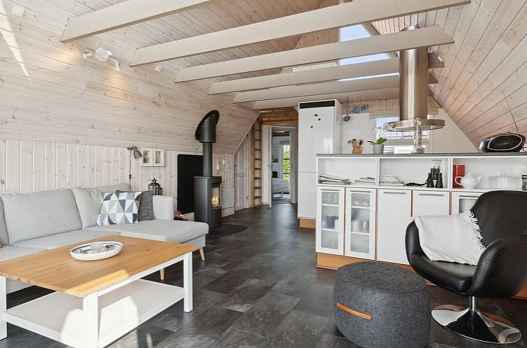 Vakantiehuis "Leve" - 200m from the sea