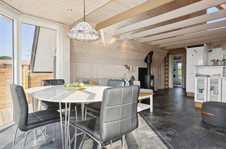 Vakantiehuis "Leve" - 200m from the sea