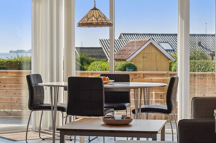 Vakantiehuis "Leve" - 200m from the sea