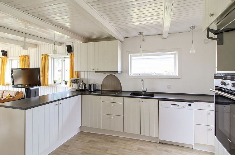 Vakantiehuis "Lillebror" - 200m from the sea