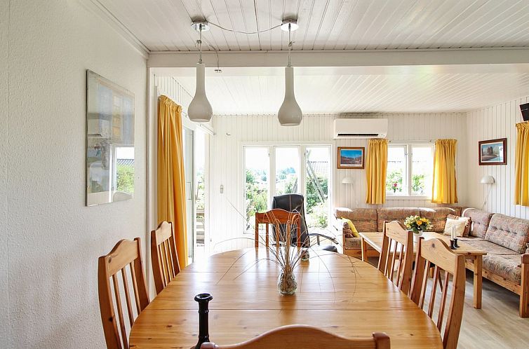 Vakantiehuis "Lillebror" - 200m from the sea