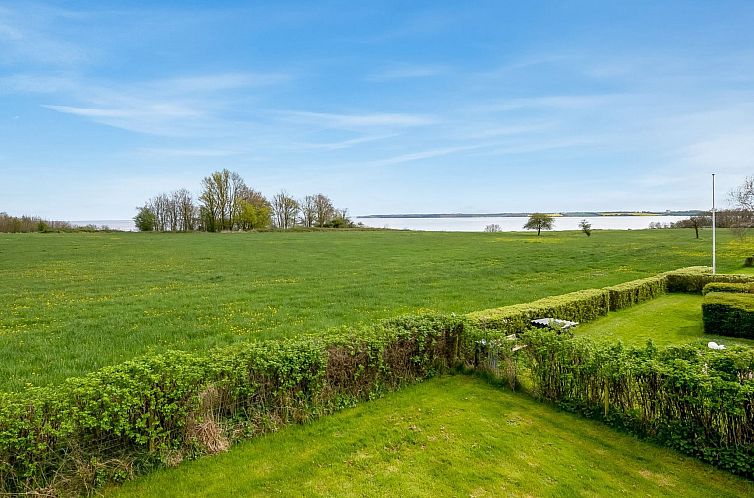 Vakantiehuis "Christan" - 350m from the sea