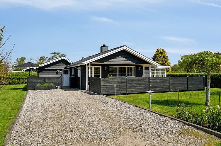 Vakantiehuis "Ekatarina" - 125m from the sea