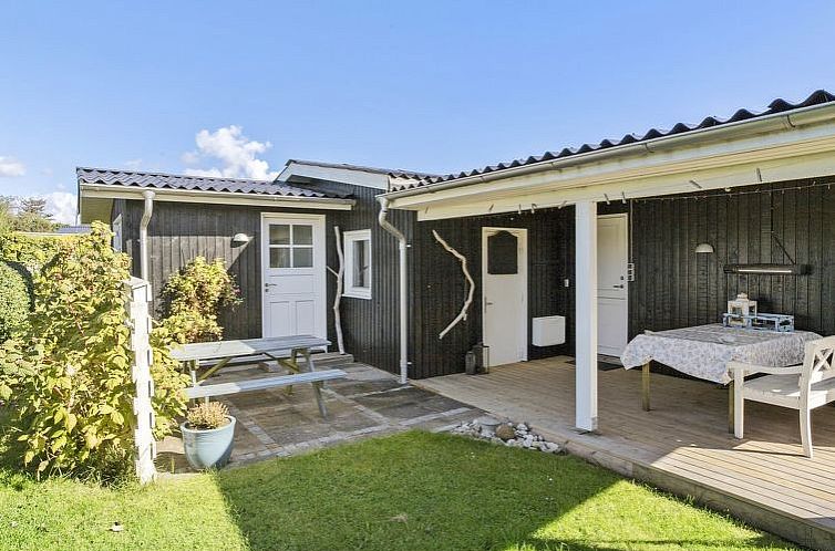 Vakantiehuis "Sinika" - 400m from the sea