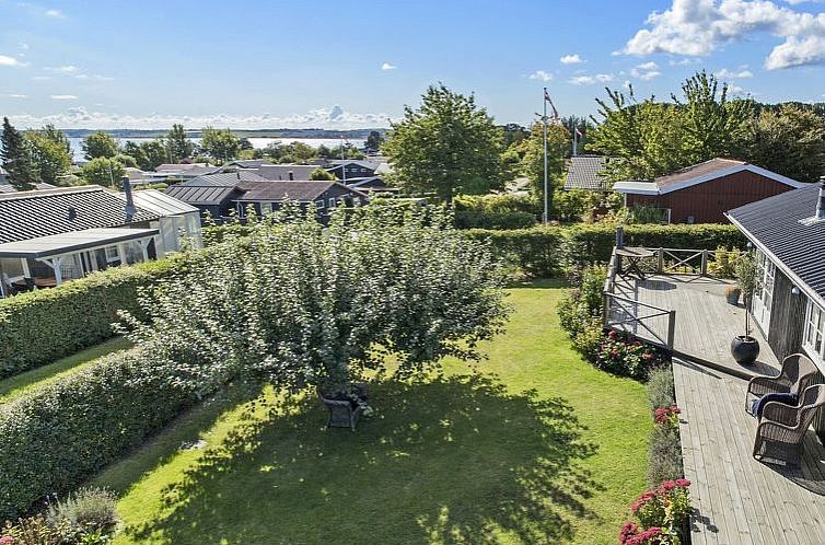 Vakantiehuis "Sinika" - 400m from the sea