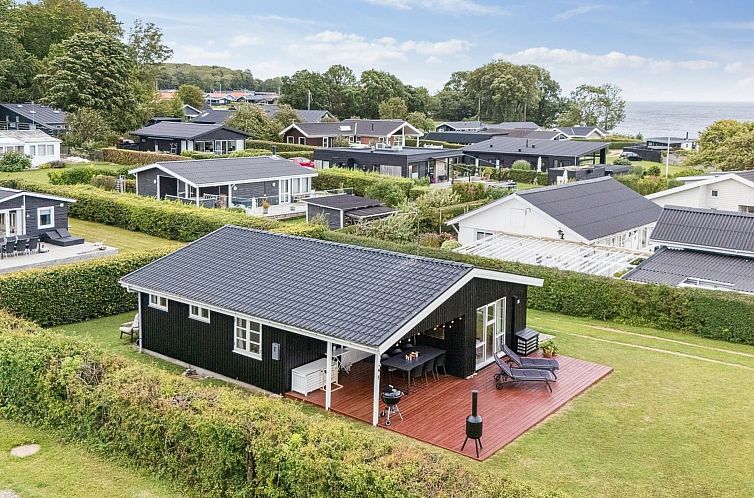 Vakantiehuis "Bjarni" - 180m from the sea