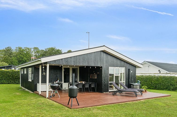 Vakantiehuis "Bjarni" - 180m from the sea