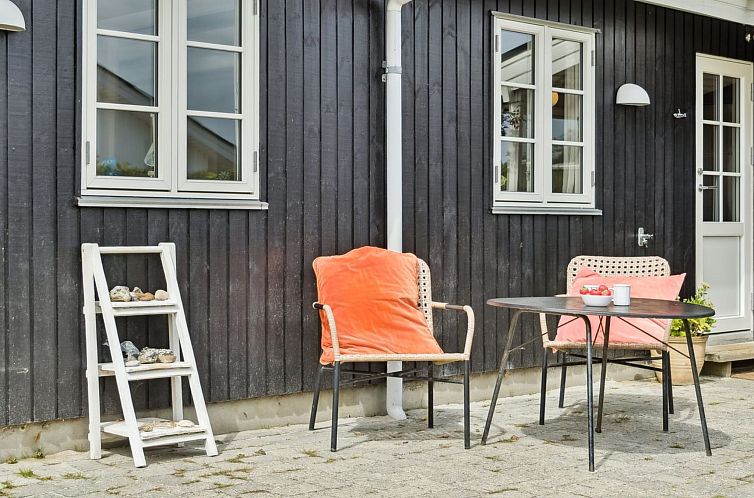 Vakantiehuis "Bjarni" - 180m from the sea